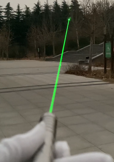 Puntero laser verde de alta potencia caracteristicas y riesgos 2